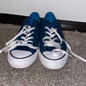 Teal converse short sneakers